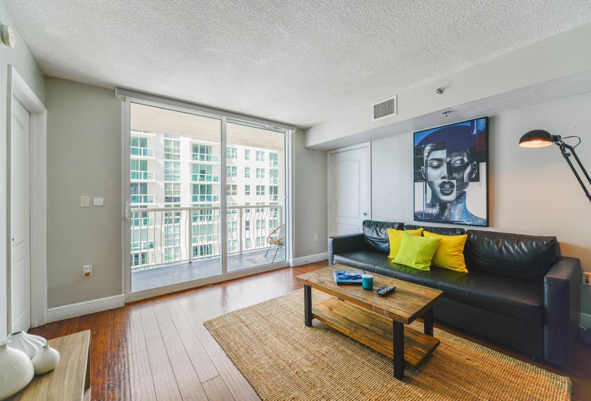 Amazing 3 Bedroom Condo At Brickell With Pool Майами Экстерьер фото
